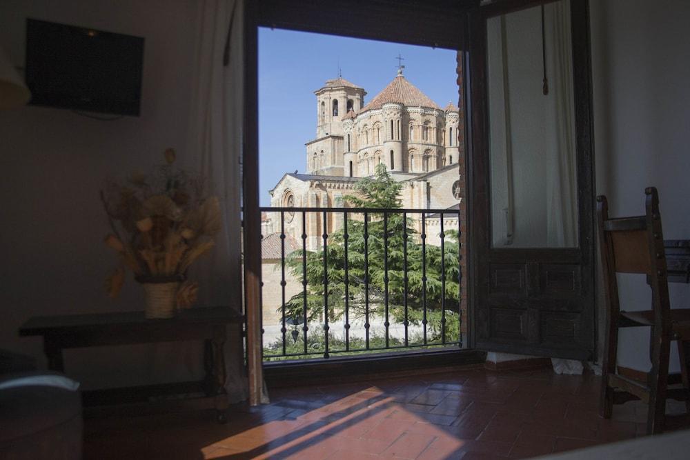 Hospedium Hotel Juan II Toro Bagian luar foto