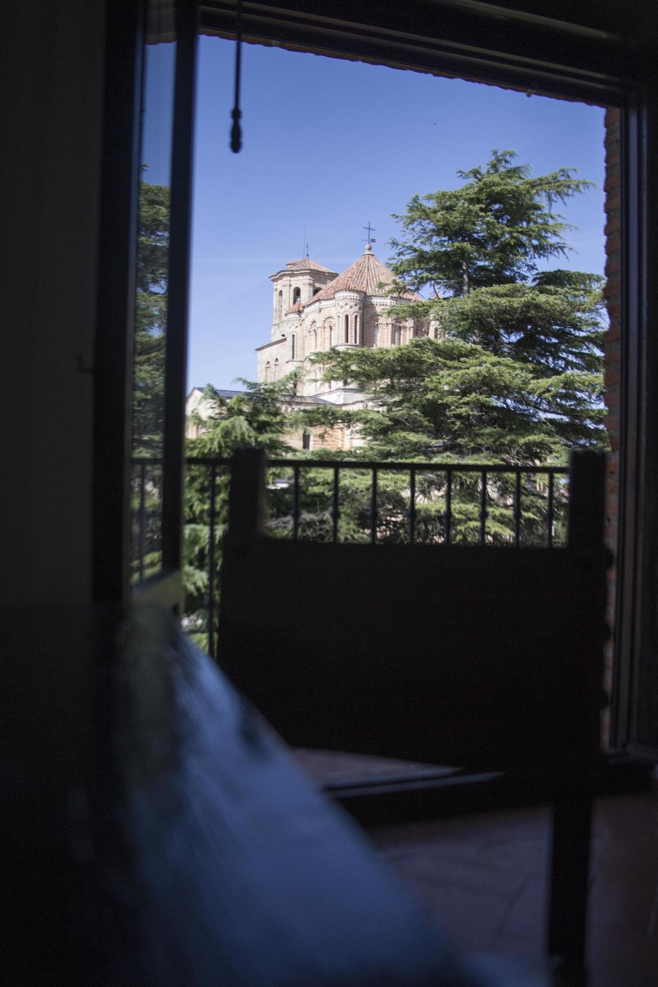 Hospedium Hotel Juan II Toro Bagian luar foto