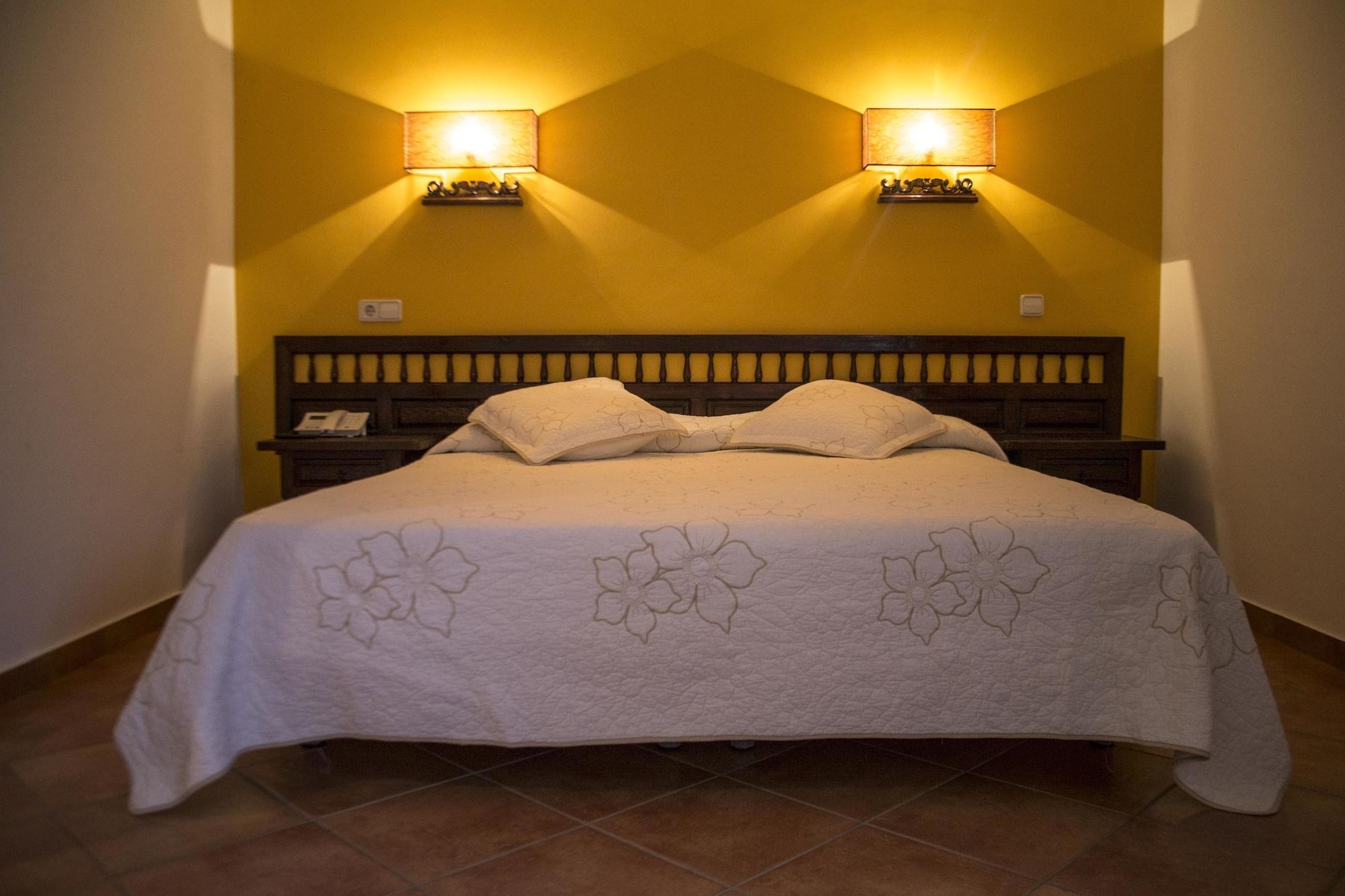 Hospedium Hotel Juan II Toro Bagian luar foto