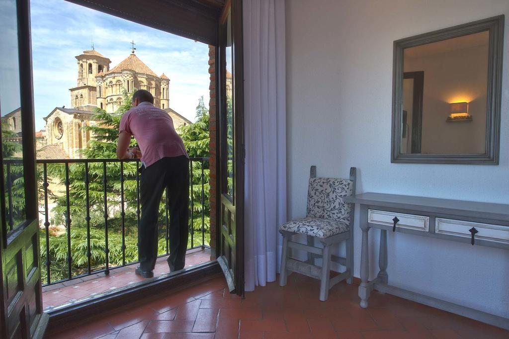 Hospedium Hotel Juan II Toro Bagian luar foto