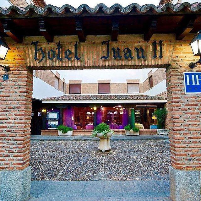 Hospedium Hotel Juan II Toro Bagian luar foto
